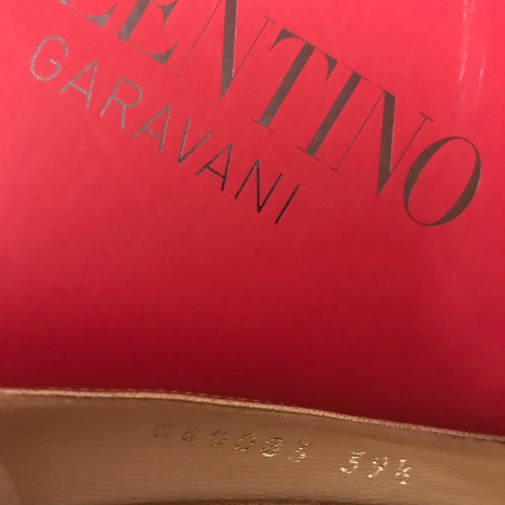 SOLD!!! 39.5 VALENTINO. D’Orsay gold heel - Picture 5 of 5